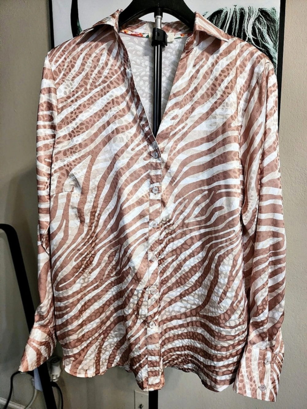 UMGEE Tan White Zebra Animal Print Satin Button Down Blouse Top Size Small